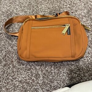 🌽Zorri Orange mustard Crossbody Bag condition as shown